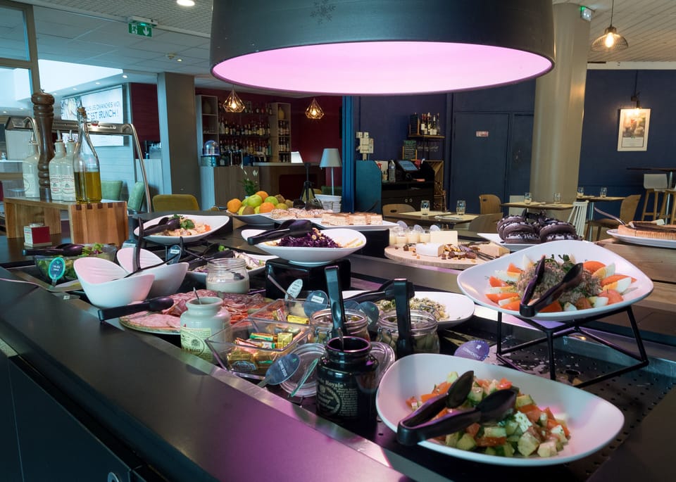 Breakfast, lunch and dinner served