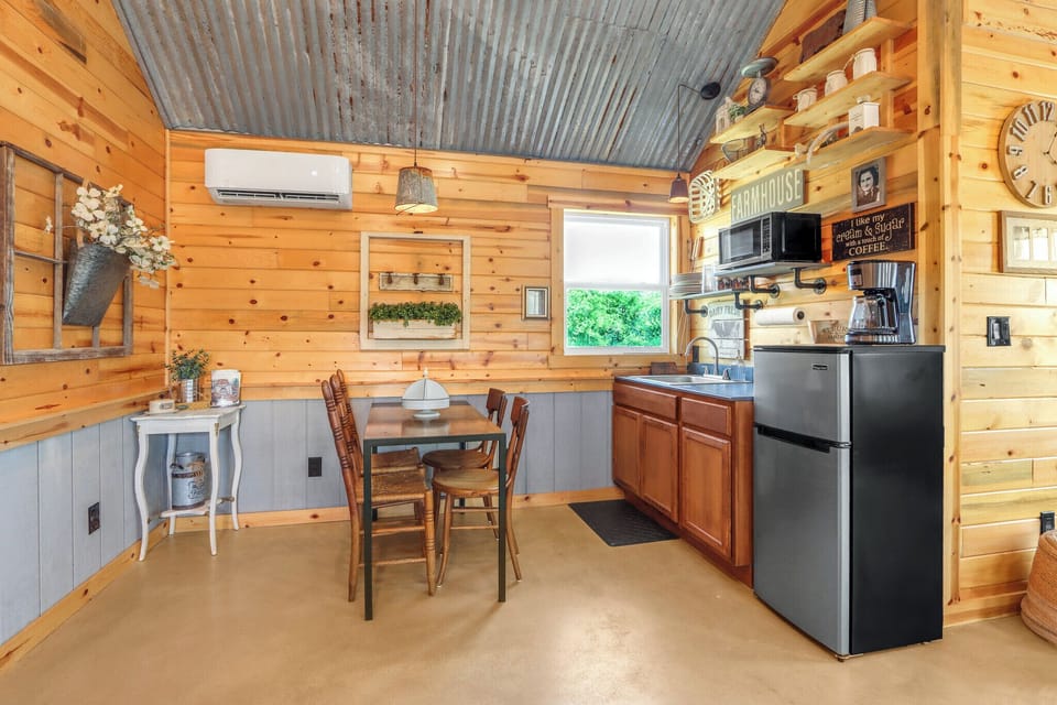 Dining space and kitchenette