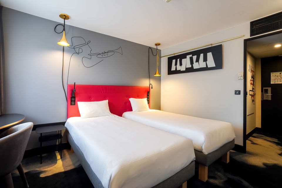 Standard Room, 2 Twin Beds | 1 bedroom, premium bedding, desk, blackout drapes