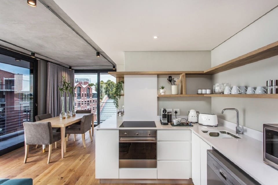 Executive Apartment, Balcony, City View | Private kitchen