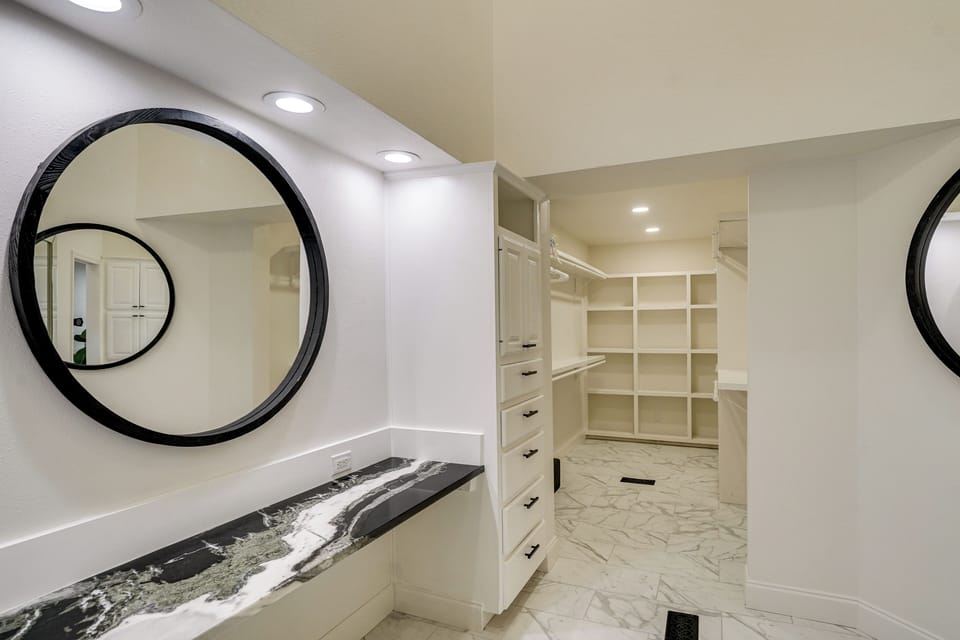 House (5 Bedrooms) | Interior