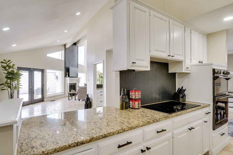 House (5 Bedrooms) | Interior