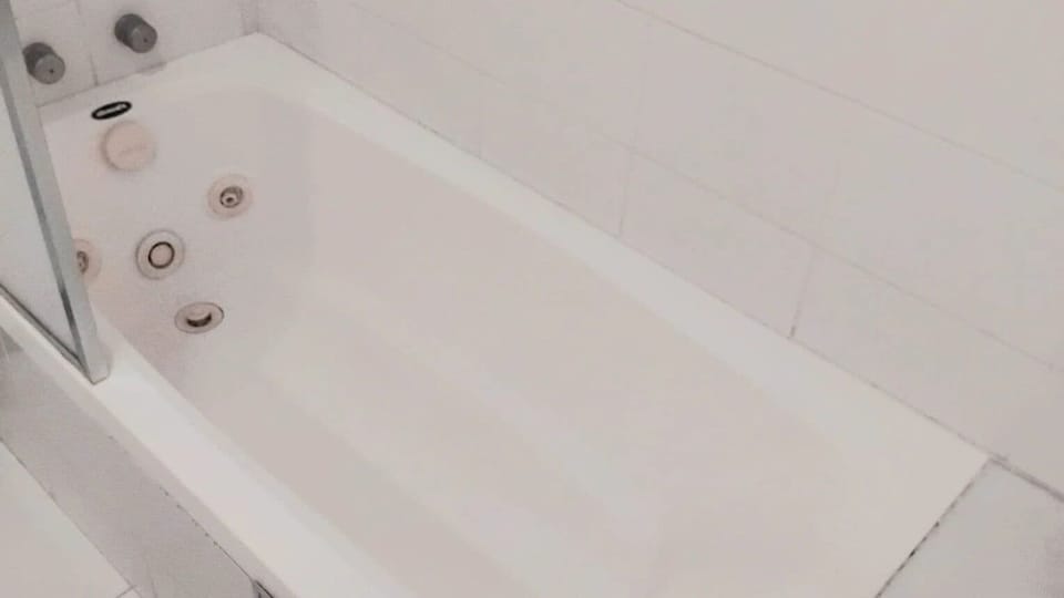 Deluxe Chalet | Private spa tub