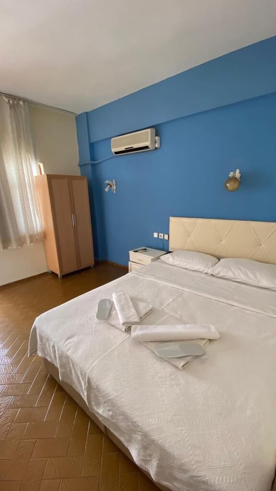 Standard Double Room | Iron/ironing board, WiFi (free)