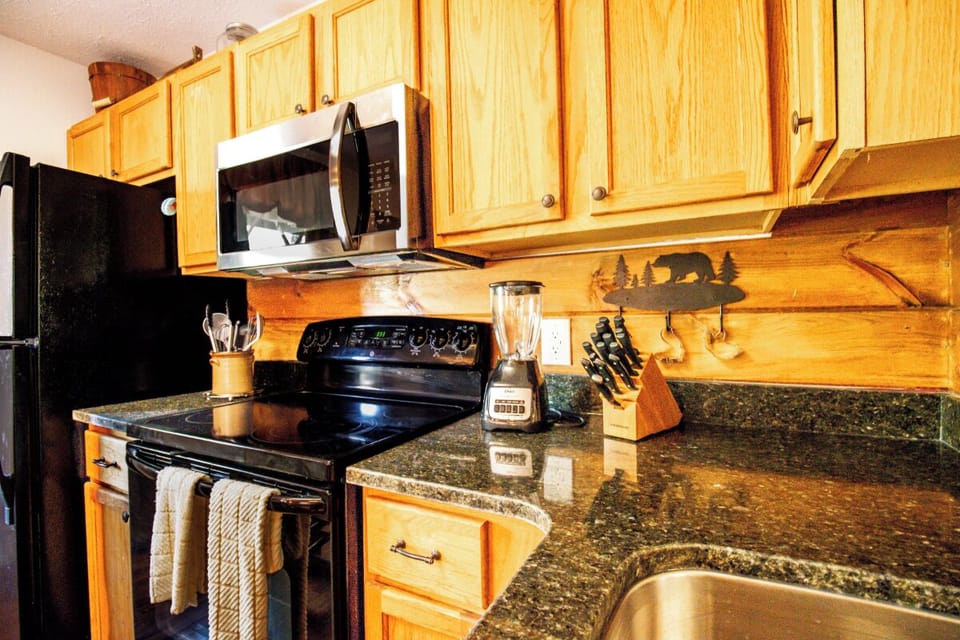 Hillside Hideaway's fully-equipped kitchen