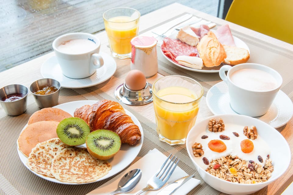 Daily buffet breakfast for a fee