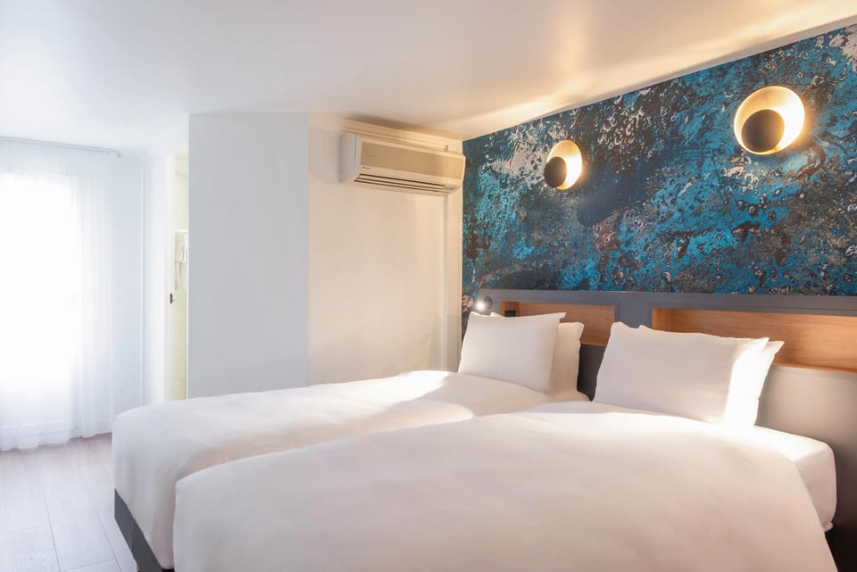 In-room safe, desk, soundproofing, free WiFi