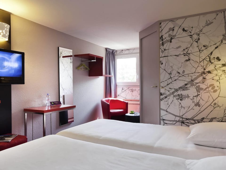Standard Twin Room, 2 Twin Beds | Premium bedding, desk, soundproofing, iron/ironing board