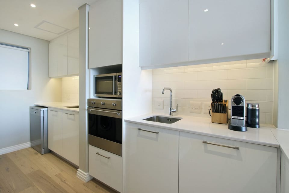 Apartment, Balcony, City View | Private kitchen
