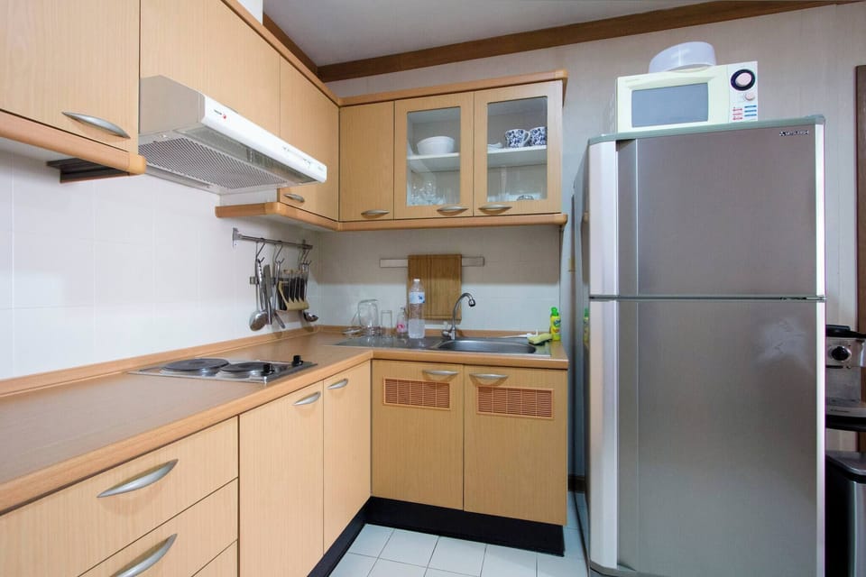 Condo, 1 Bedroom, Smoking, Balcony | Interior