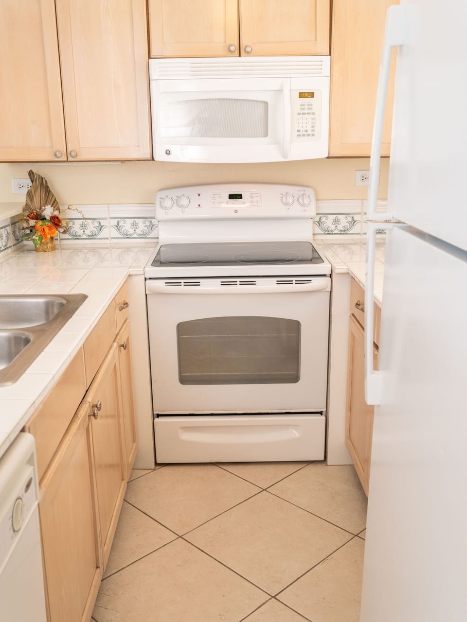 Indoors, Microwave, Oven, Kitchen, Sink