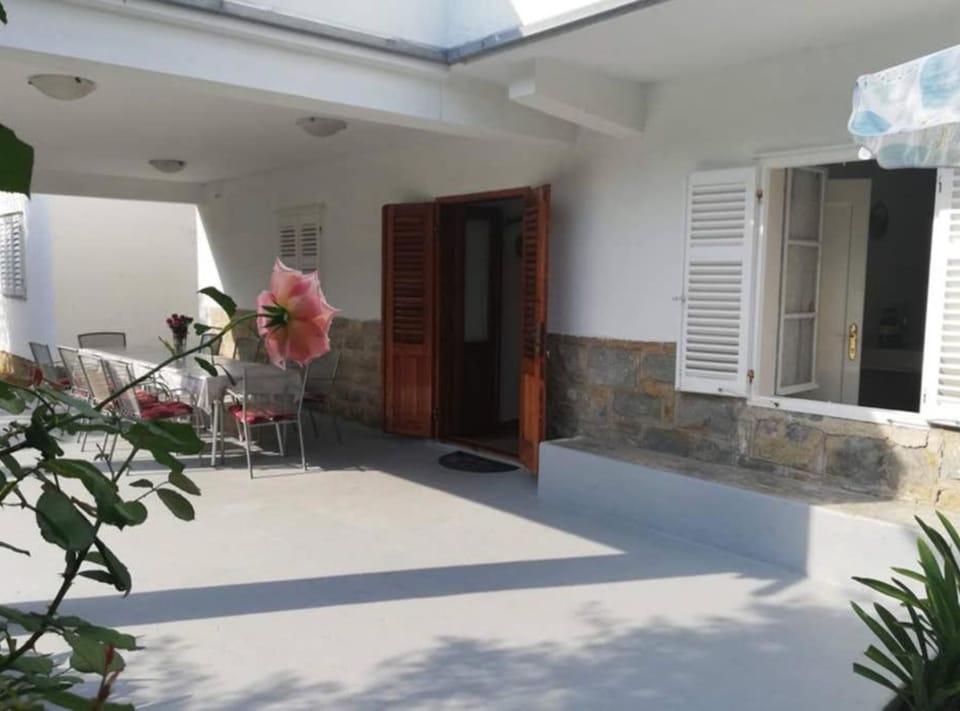 House (Four Bedroom Holiday Home with Terrac) | Exterior