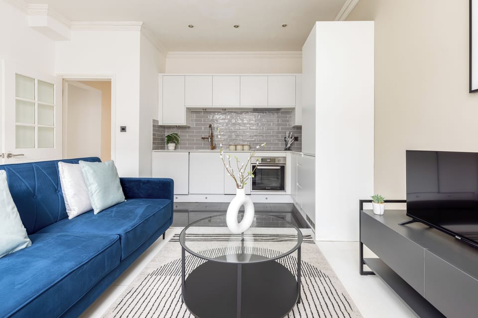 Apartment | Living area | 32-inch flat-screen TV with cable channels, Netflix, streaming services