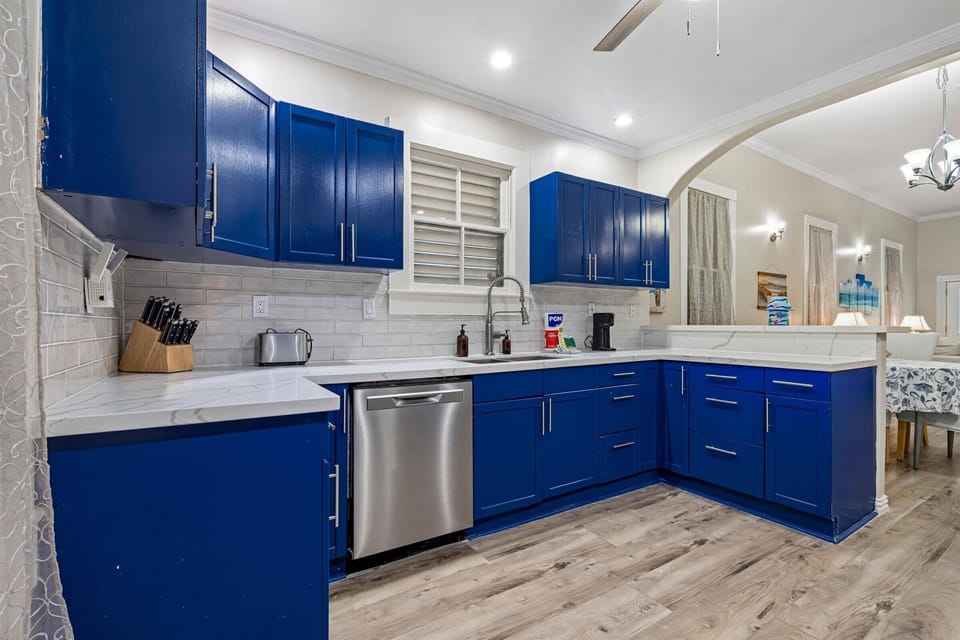 Full kitchen with everything you need