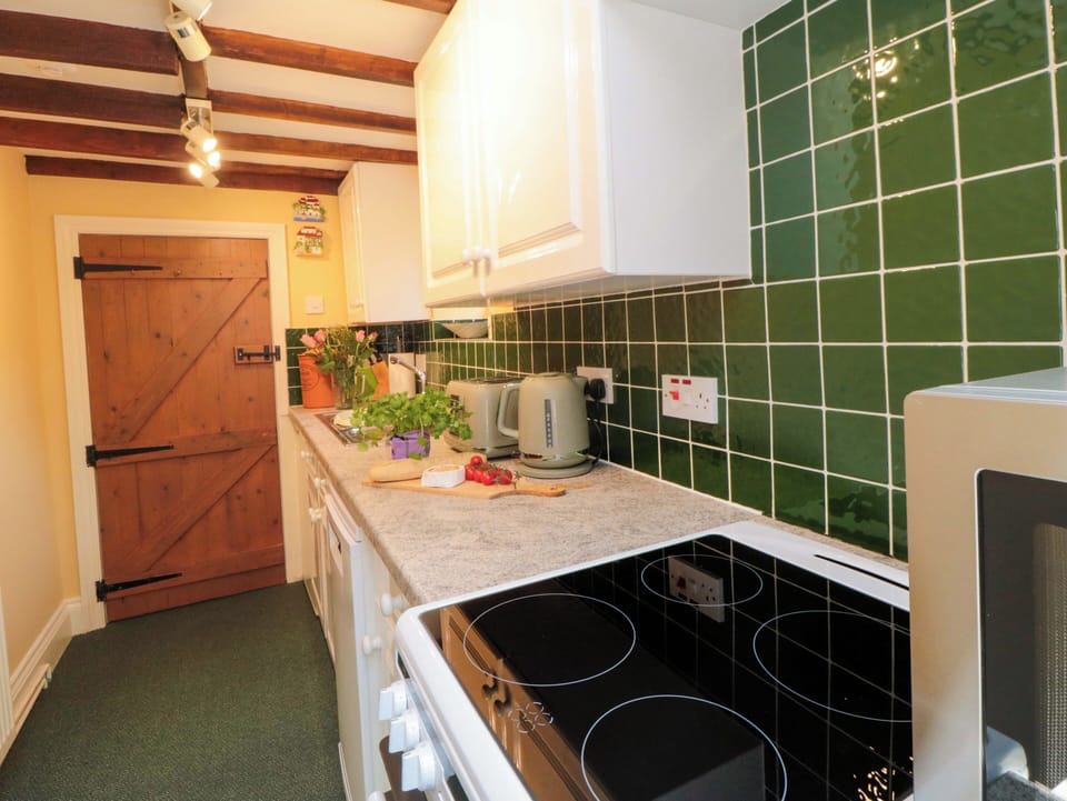 Fridge, microwave, dishwasher, toaster
