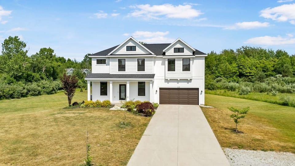 Welcome to Stay & Play — your Holland getaway starts here ✨