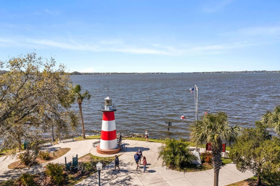Don’t miss the Mount Dora Lighthouse—a charming local landmark by the lake.