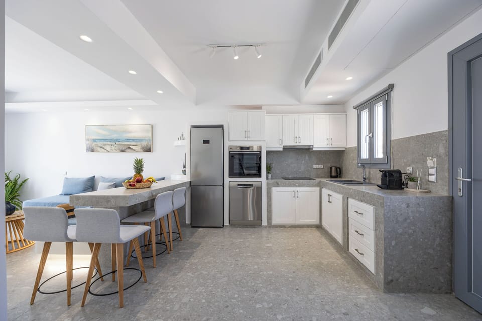 Grand Villa, Pool View | Private kitchen