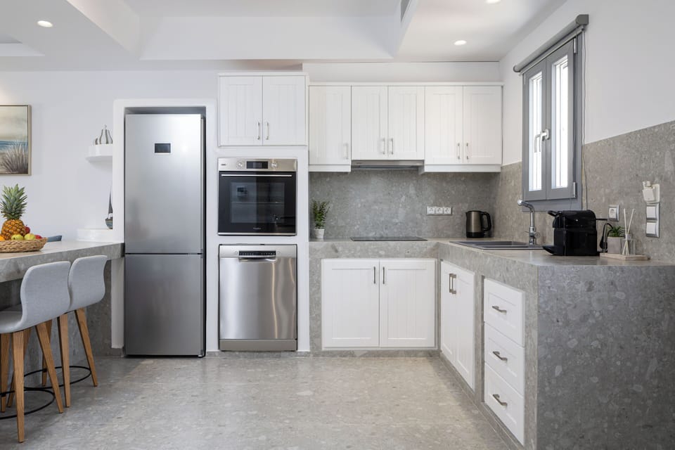 Grand Villa, Pool View | Private kitchen