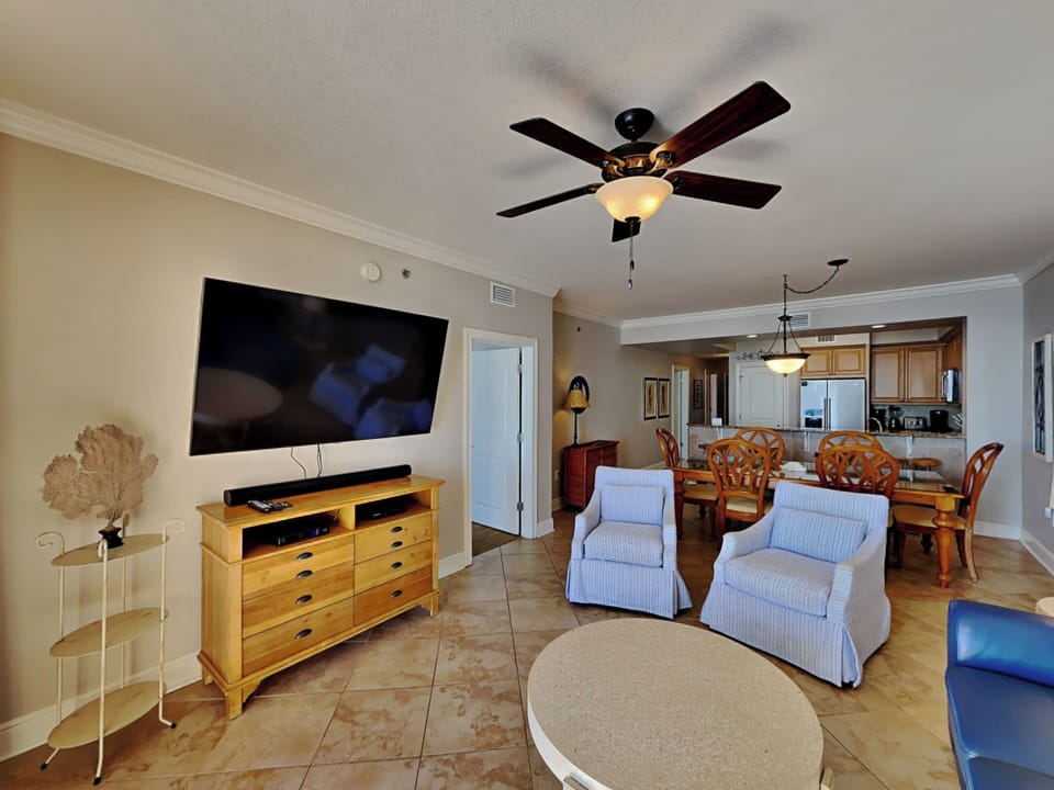 Condo (3 Bedrooms) | Property amenity