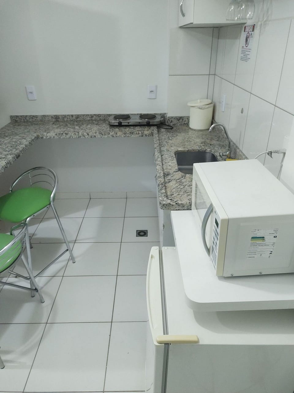 Apartment | Private kitchen | Microwave, cookware/dishes/utensils