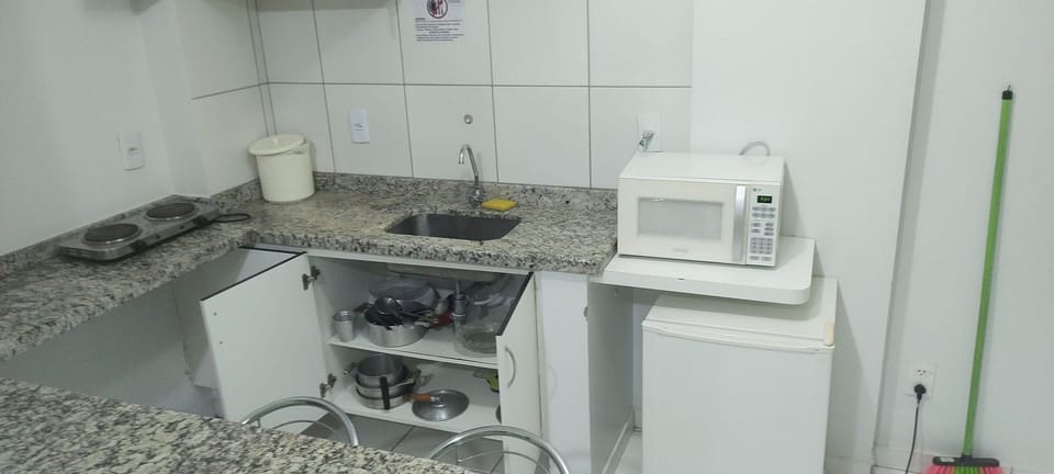 Apartment | Private kitchen | Microwave, cookware/dishes/utensils