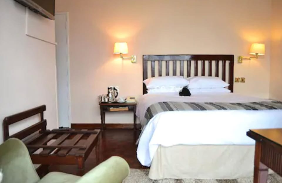Premium bedding, minibar, desk, laptop workspace
