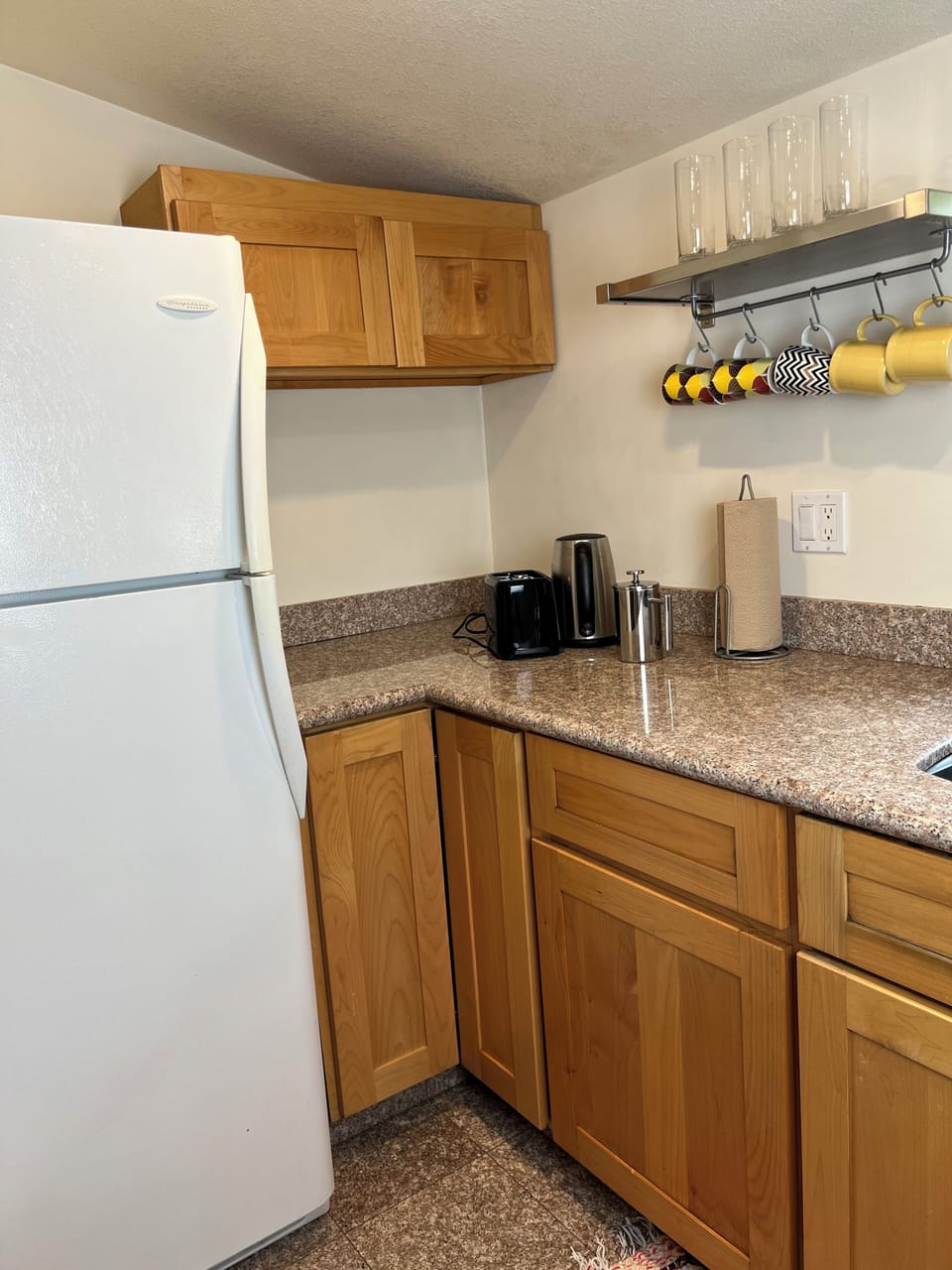 KITCHEN 
Ideal for preparing fresh meals and offers all essentials eg microwave.