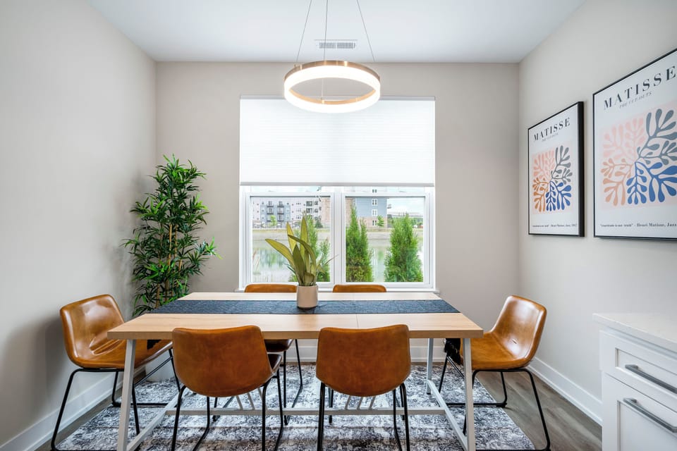 Family Apartment, Pets Allowed, Lake View | Dining room