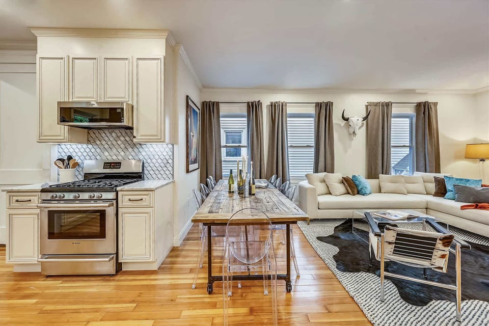 Unit 2 | Open Concept Living Room | XL Flat Screen TV | Hardwood Floors | Second Floor
