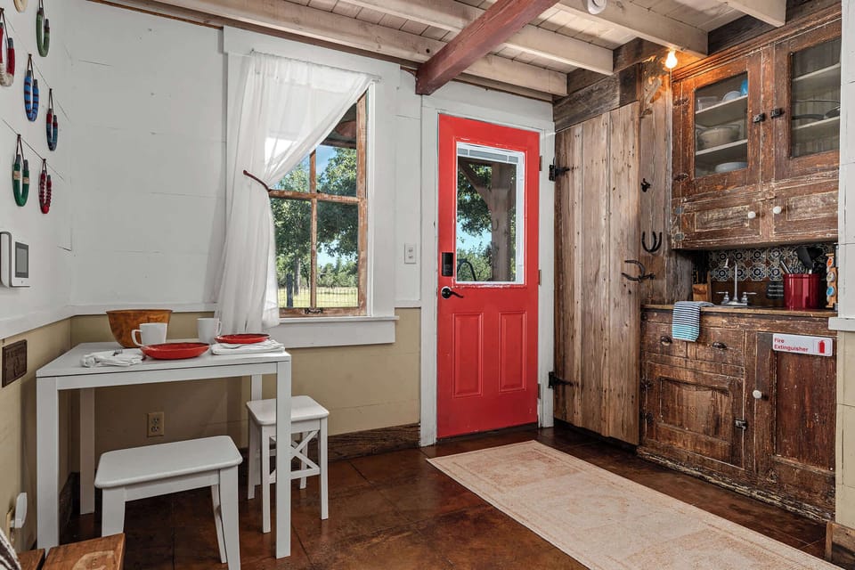 Kitchenette Area