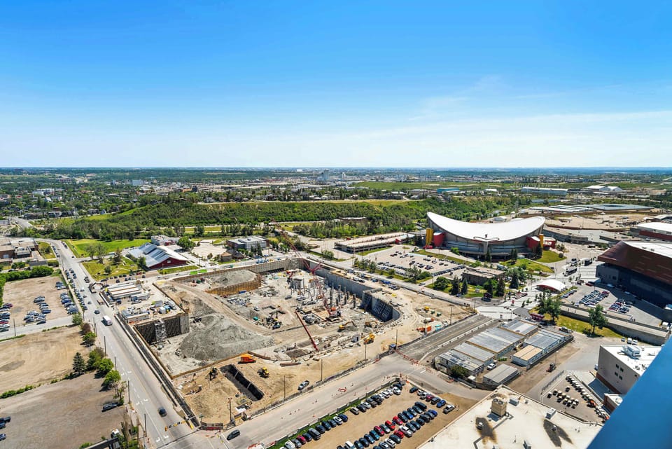 Sweeping Views of the Saddledome + River Valley