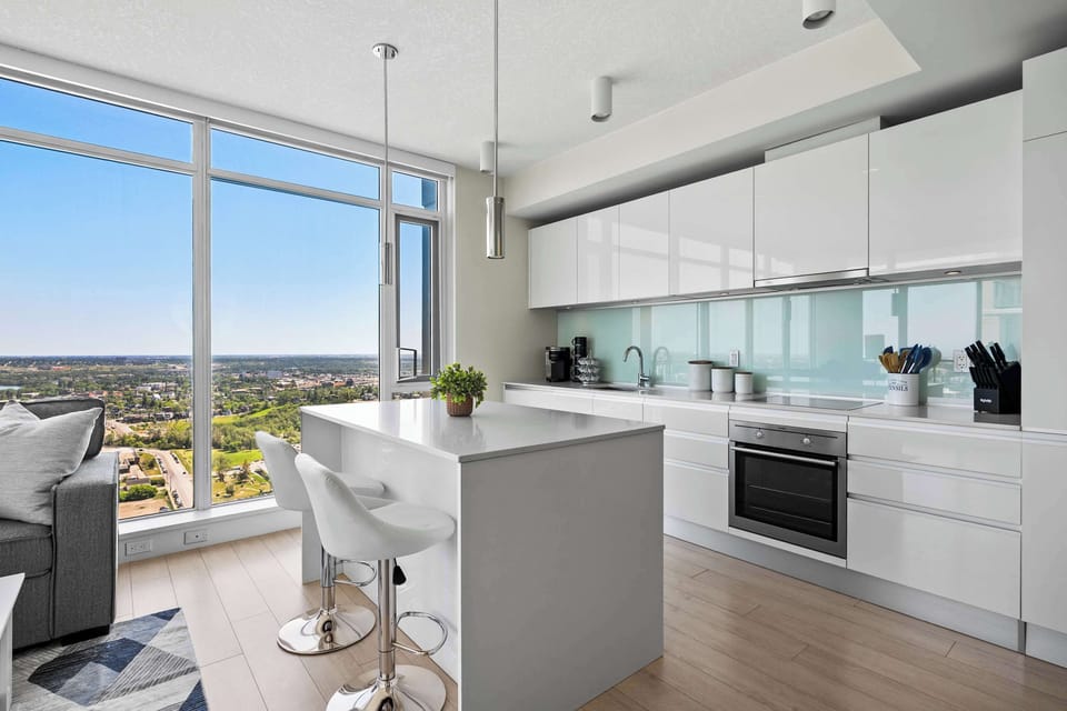 Open floorplan meeting all your needs! 