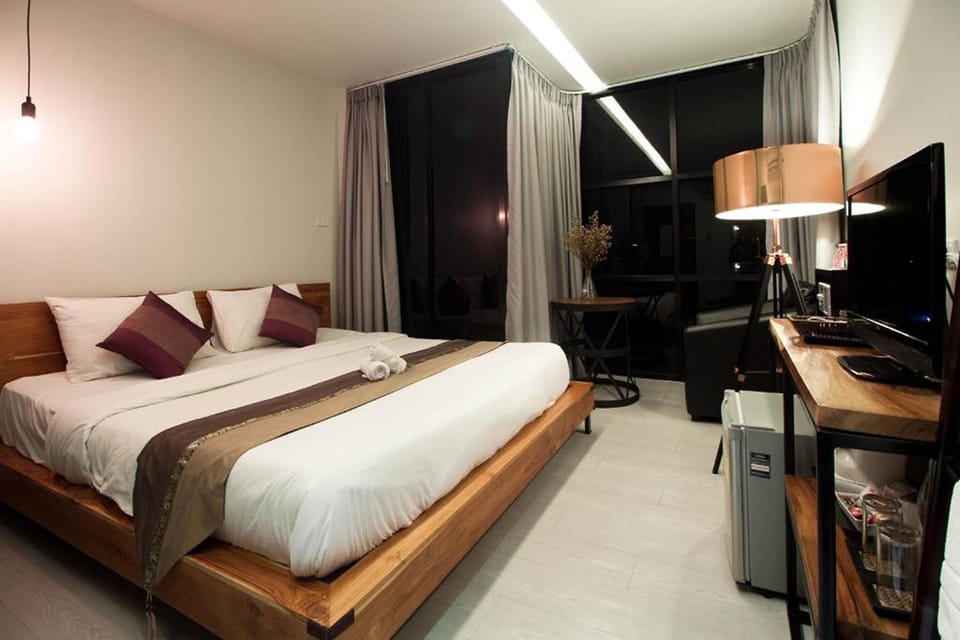 Deluxe Suite | Desk, free WiFi, bed sheets