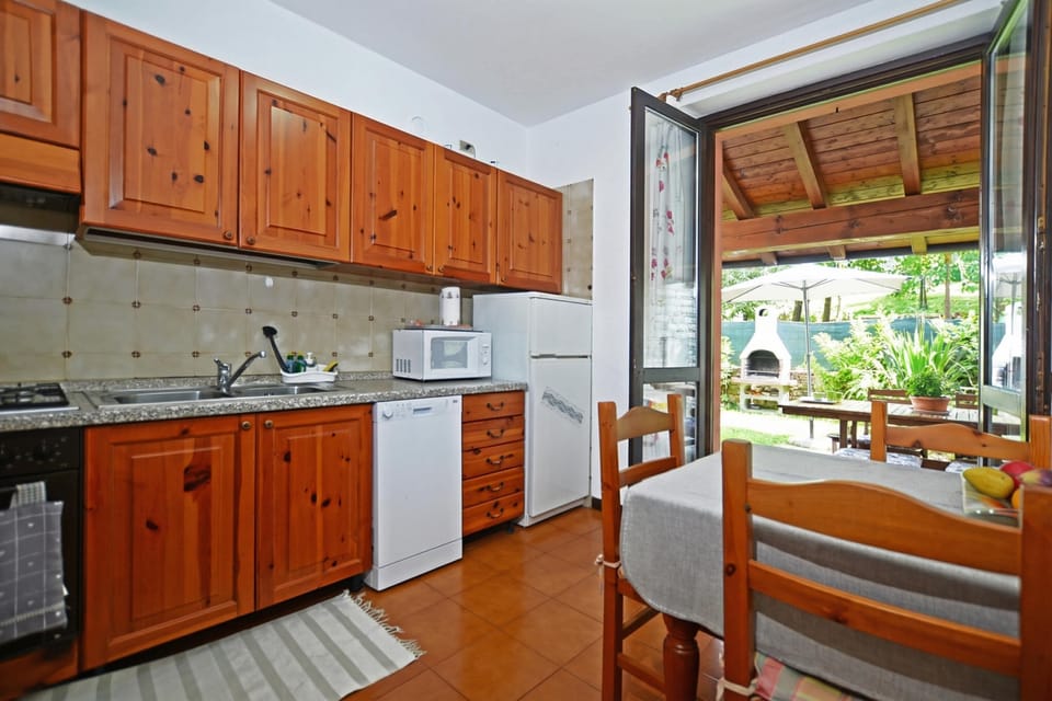 Family House, 2 Bedrooms, 2 Bathrooms, Mountainside (Casa Lina) | Private kitchen