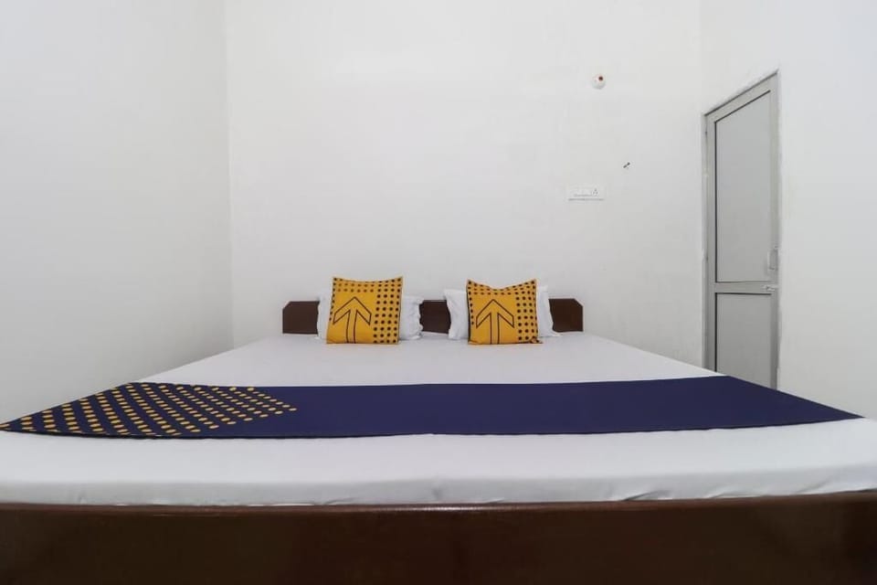 Economy Single Room | Bed sheets