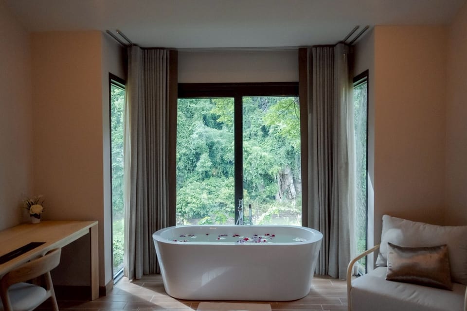 Villa, 1 Large Twin Bed, Lakeside | Blackout drapes, soundproofing, WiFi (free), bed sheets