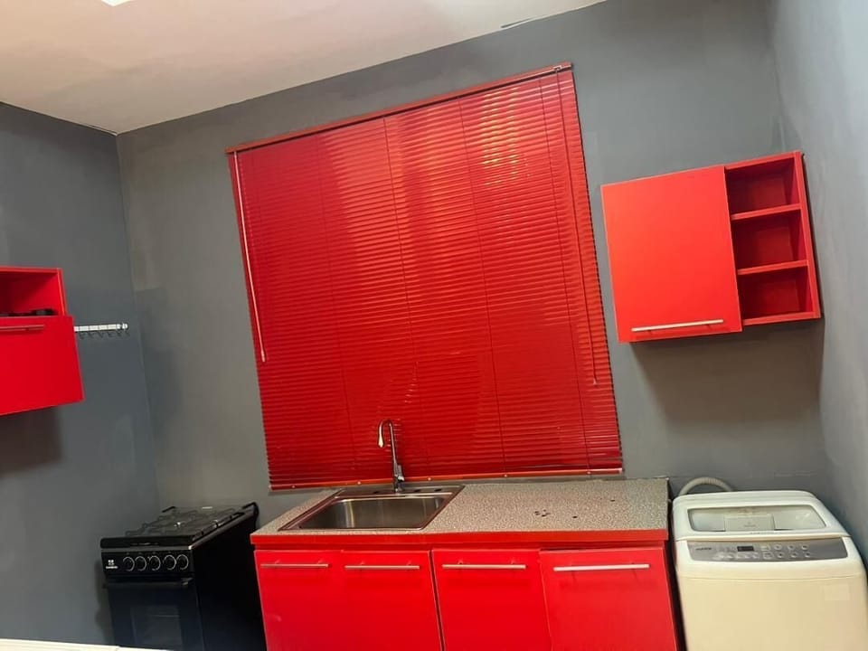 Shared fridge, microwave, cookware/dishes/utensils