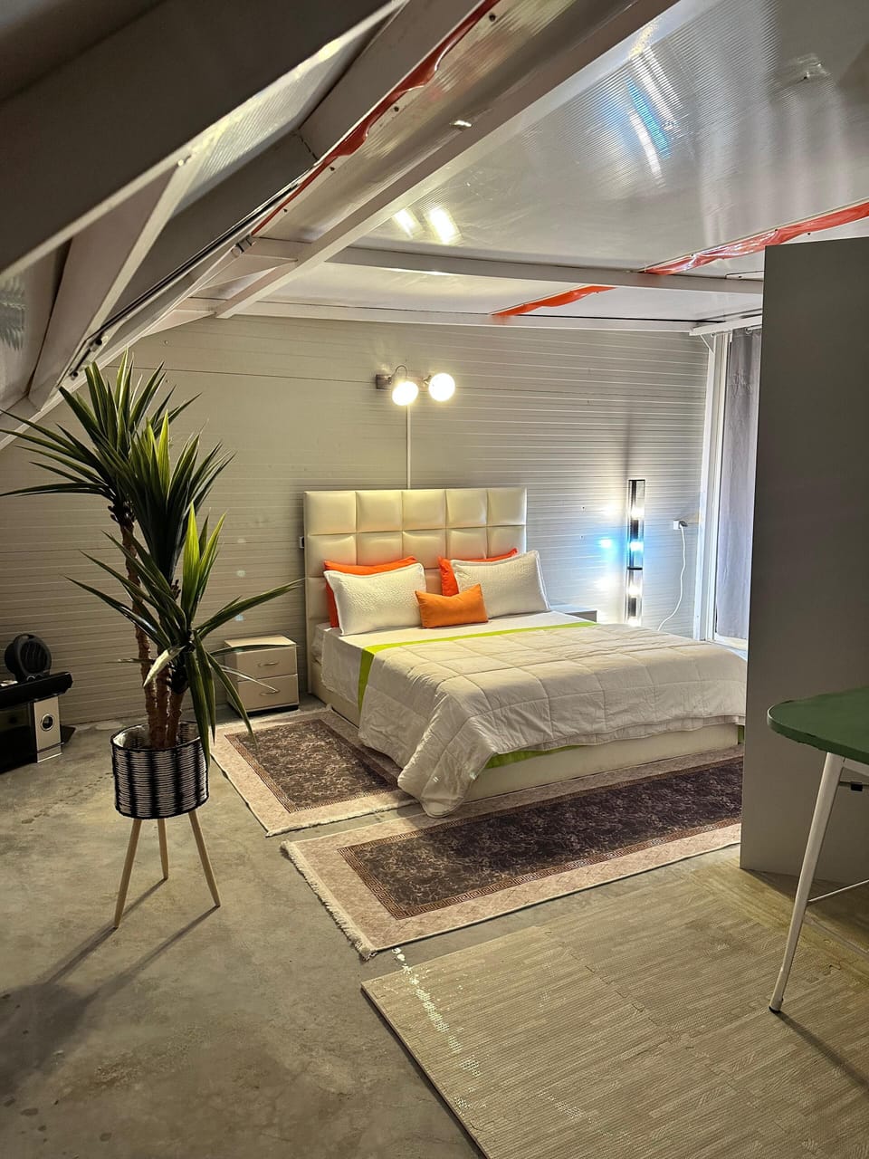Design Loft, Pool View | Blackout drapes, soundproofing, iron/ironing board, free WiFi