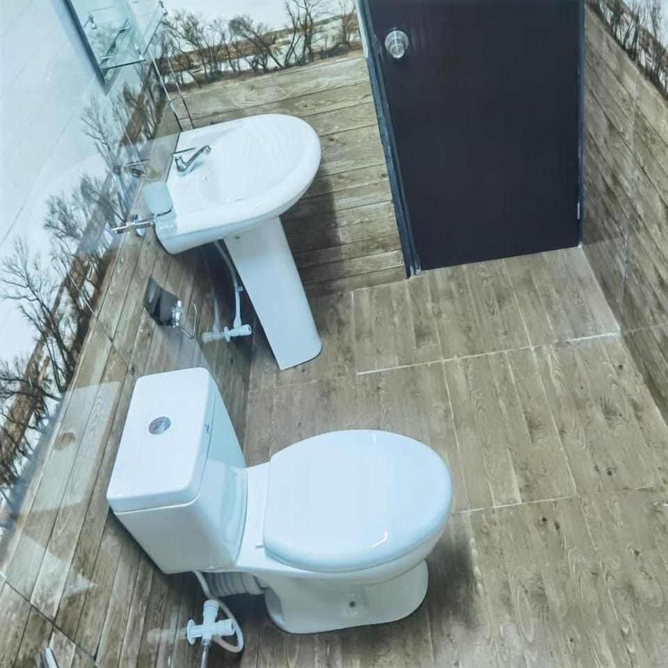 Deluxe Double or Twin Room, Garden View | Bathroom | Free toiletries, hair dryer, slippers, towels