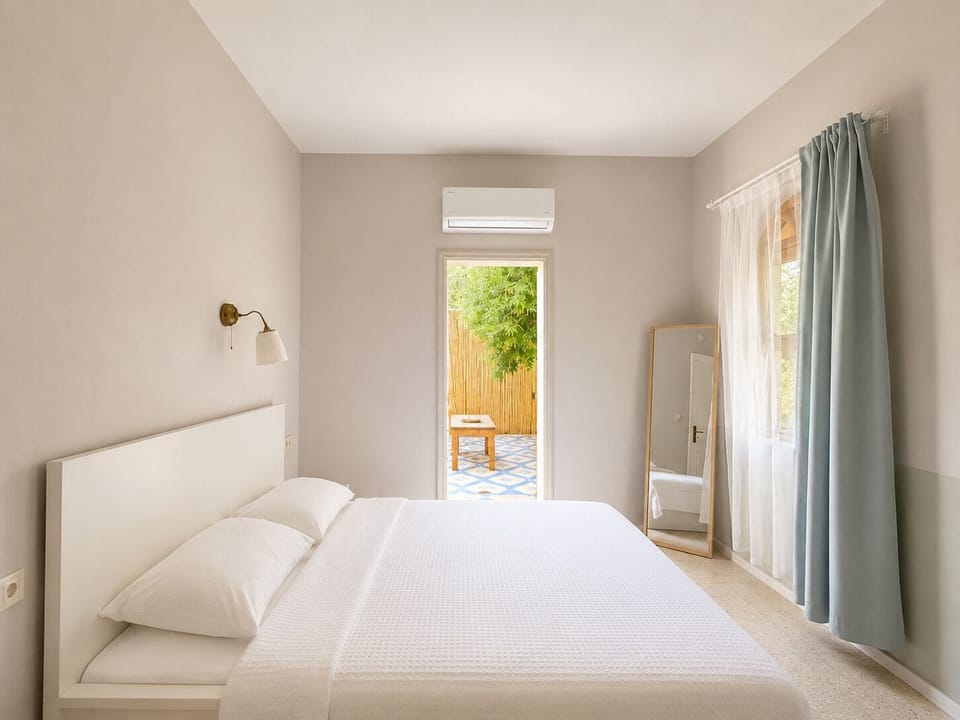 Superior Room | Desk, laptop workspace, free WiFi