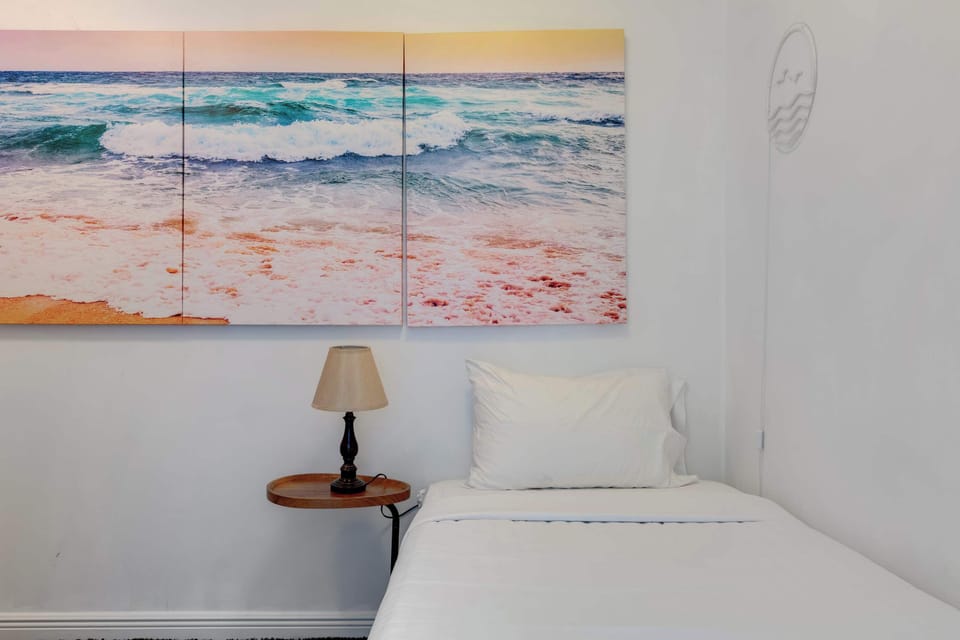 twin sleeping nook