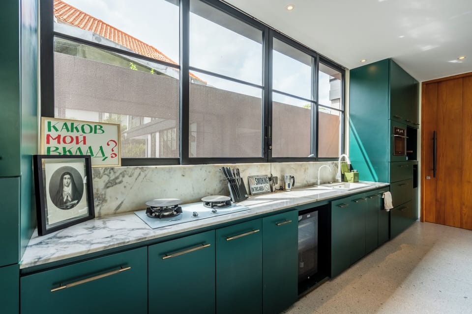 Deluxe Villa, 5 Bedrooms, Private Pool | Private kitchen | Fridge, microwave, oven, stovetop