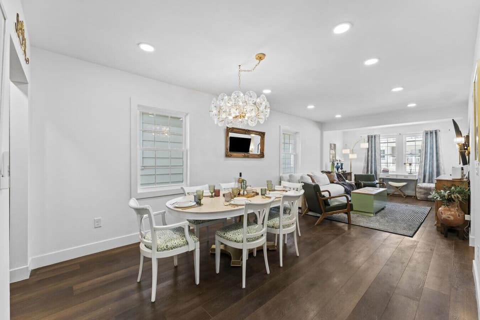 Casa 218 Dining and Living