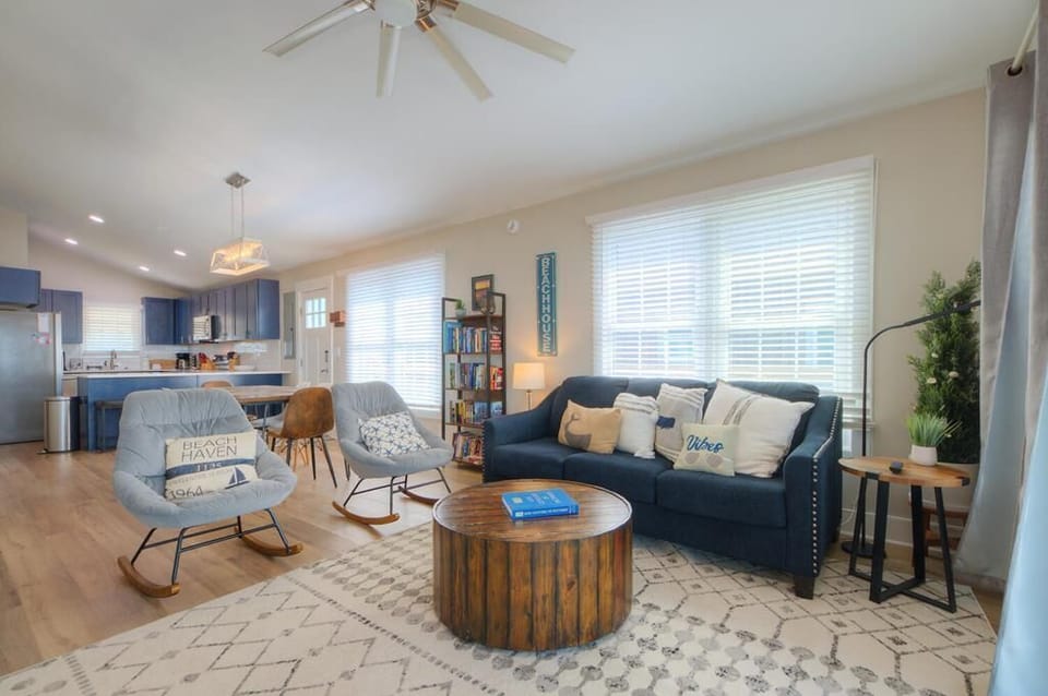 Living Room 
GW 6-27-25