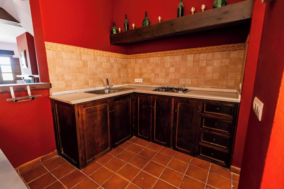 Basic House | Private kitchen | Shared fridge, microwave