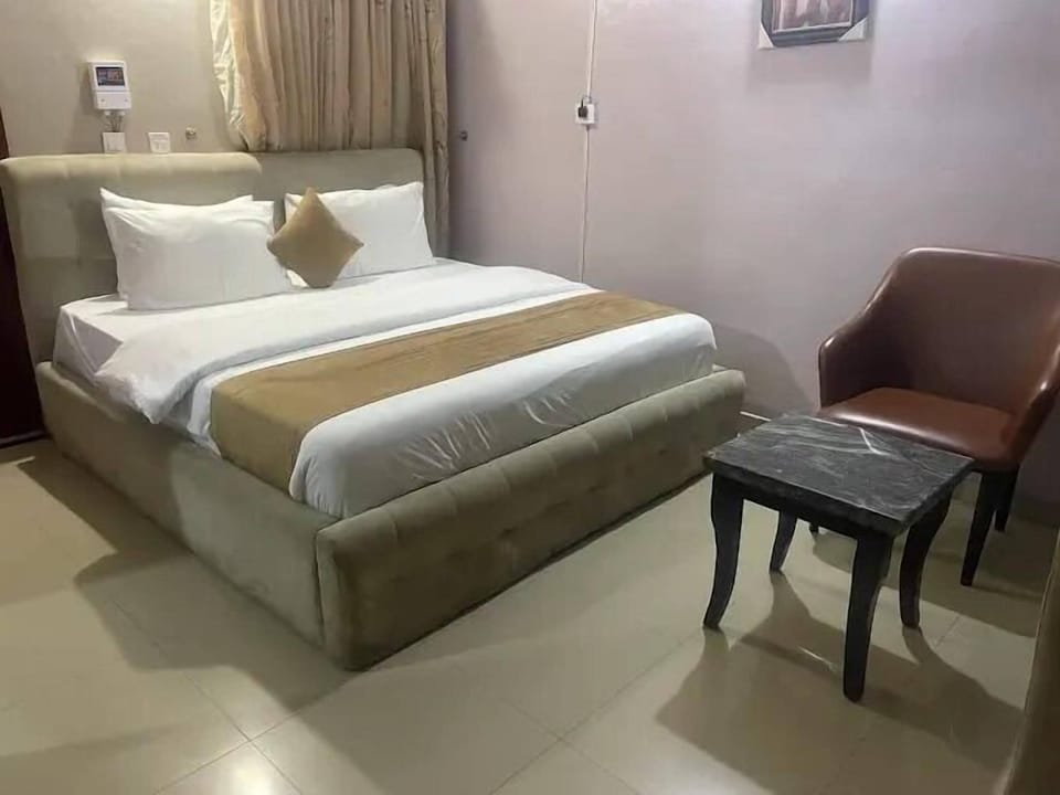 Comfort Room, Balcony, City View | Desk, laptop workspace, blackout drapes, soundproofing