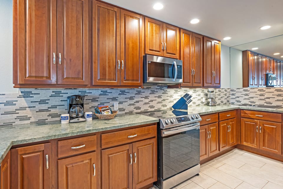 Condo, 1 Bedroom | Private kitchen | Coffee/tea maker, fridge, oven, toaster