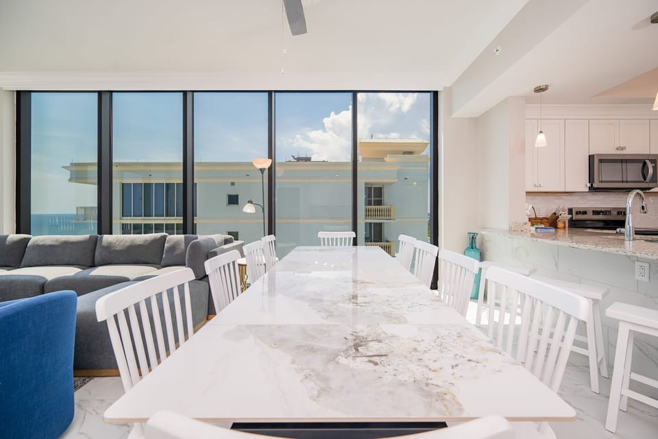 Condo, 4 Bedrooms | Dining