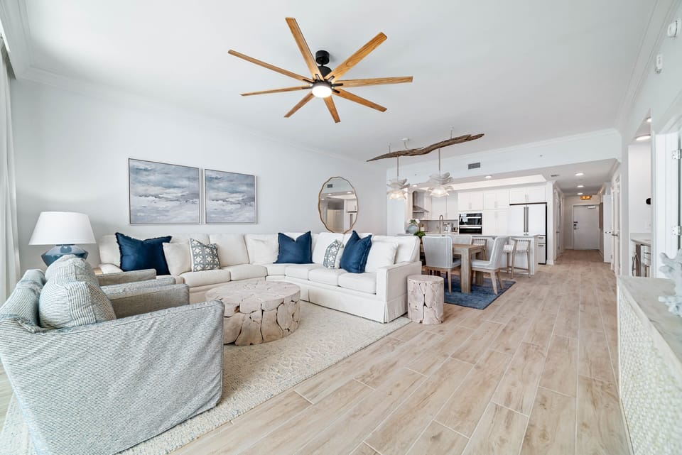 Condo, 3 Bedrooms | Living area
